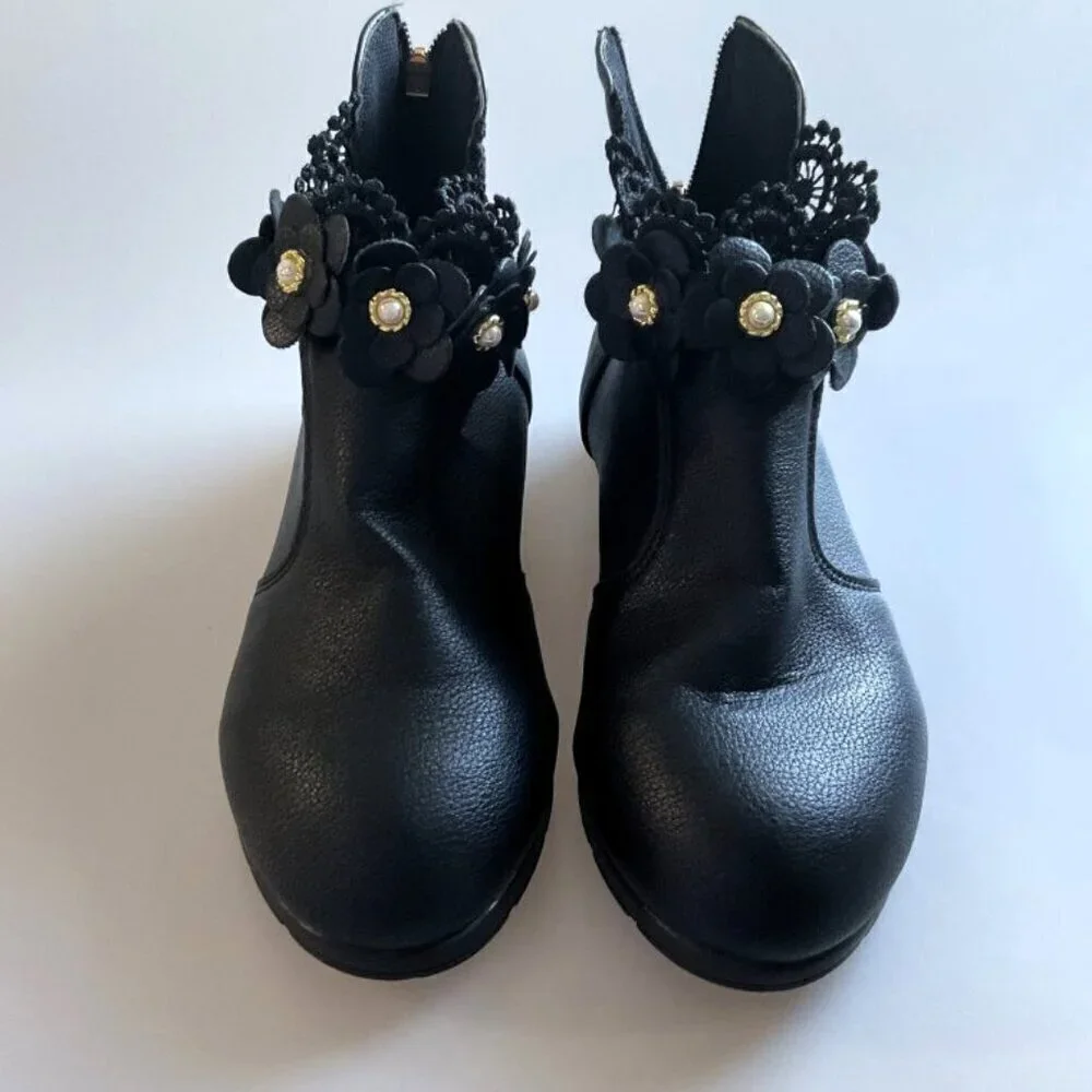 LIKE NEW ANKLE FASHION BOOT GIRLS